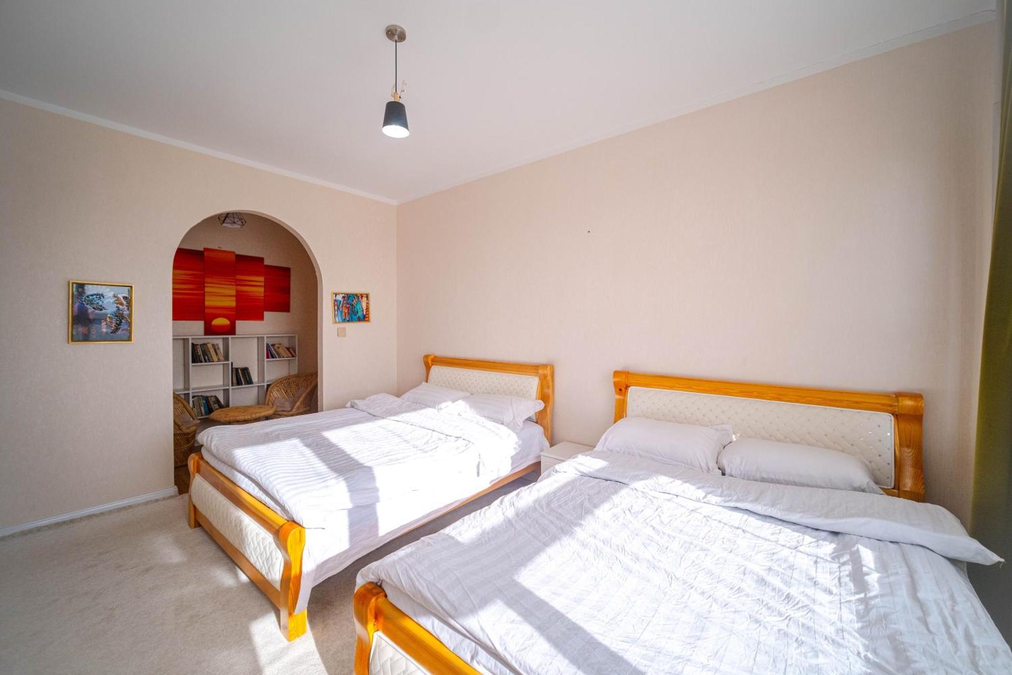 Eagle Town Serviced Apartment Уланбатар Екстериор снимка