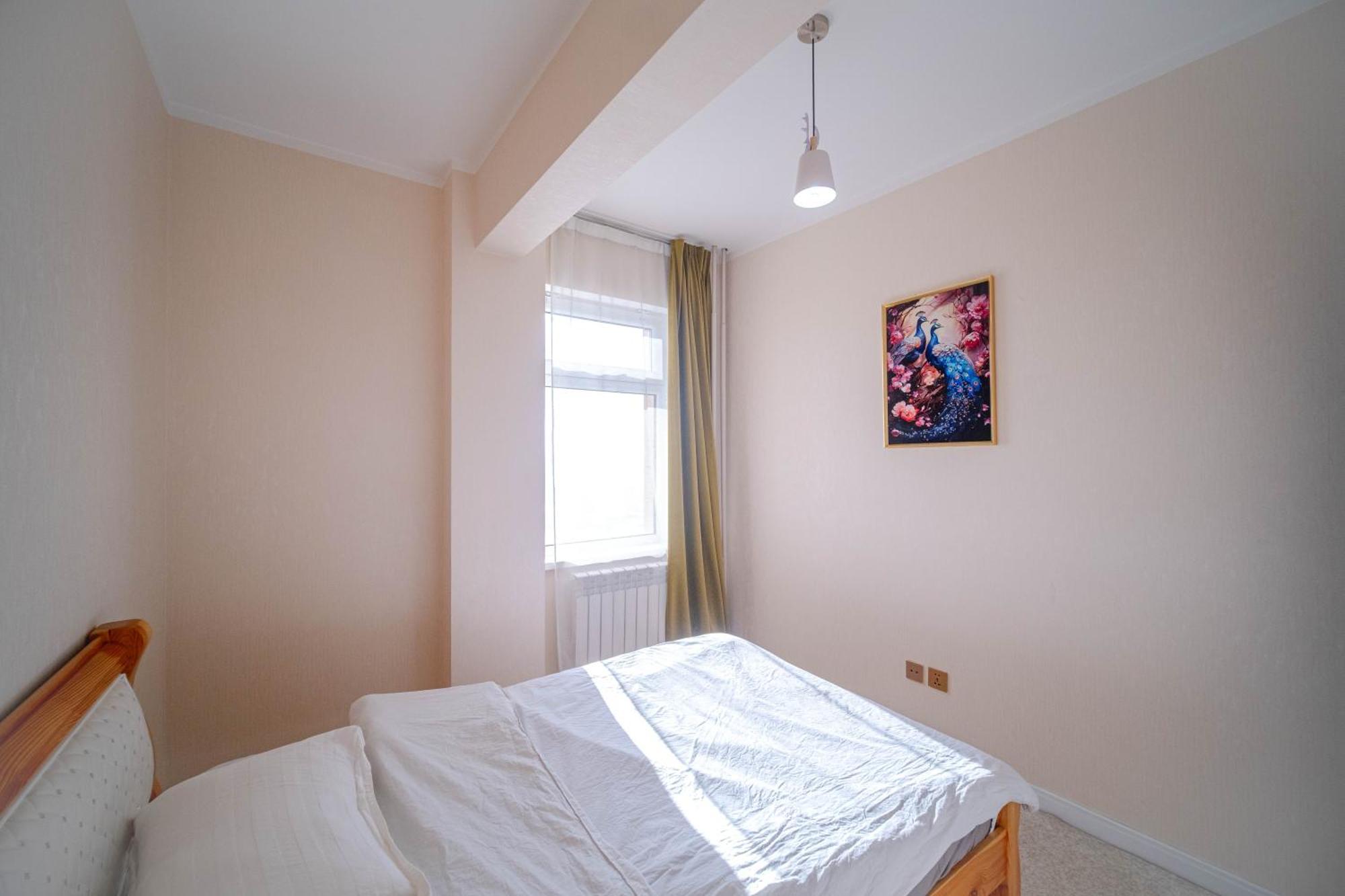 Eagle Town Serviced Apartment Уланбатар Екстериор снимка