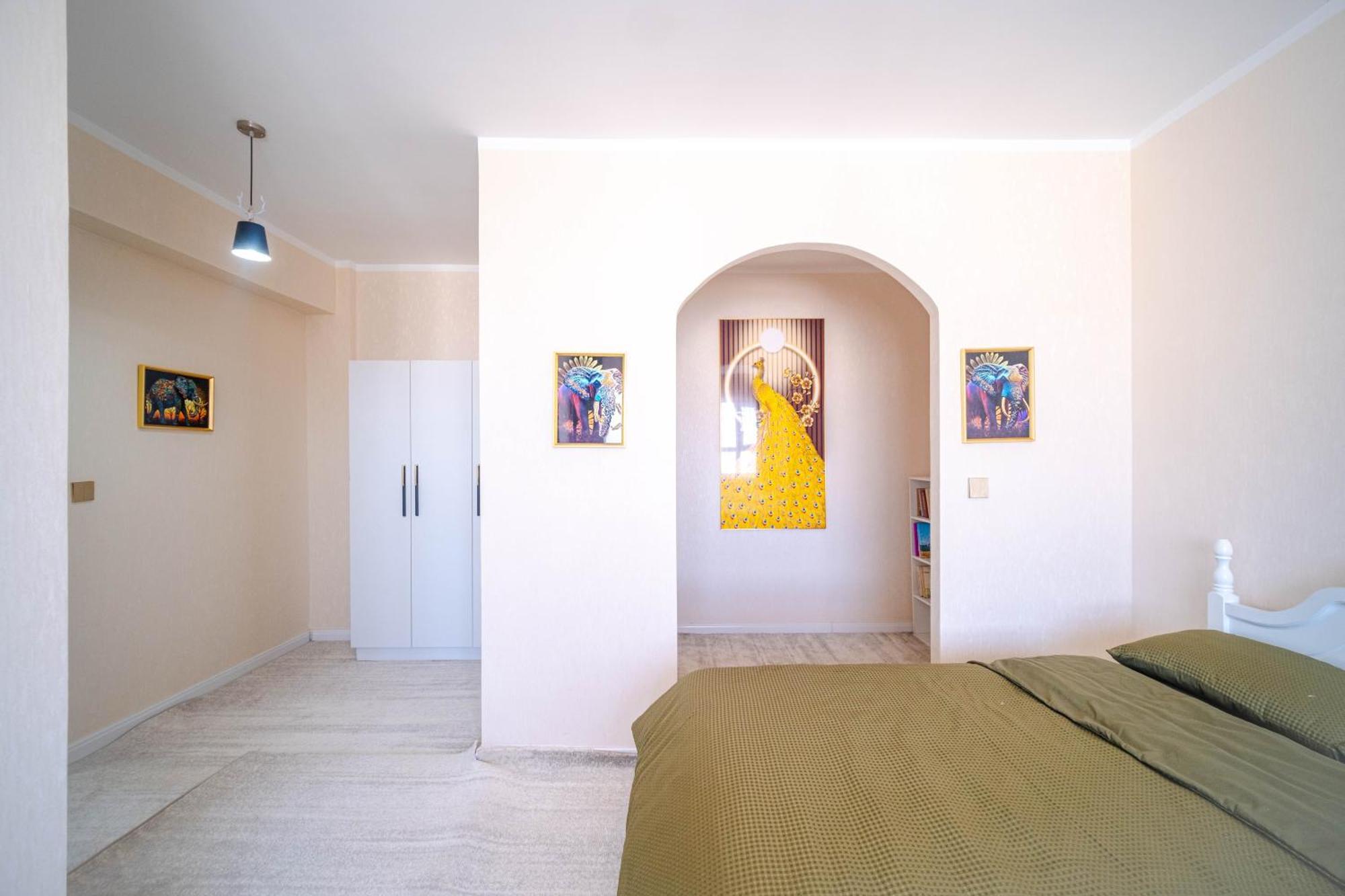 Eagle Town Serviced Apartment Уланбатар Екстериор снимка