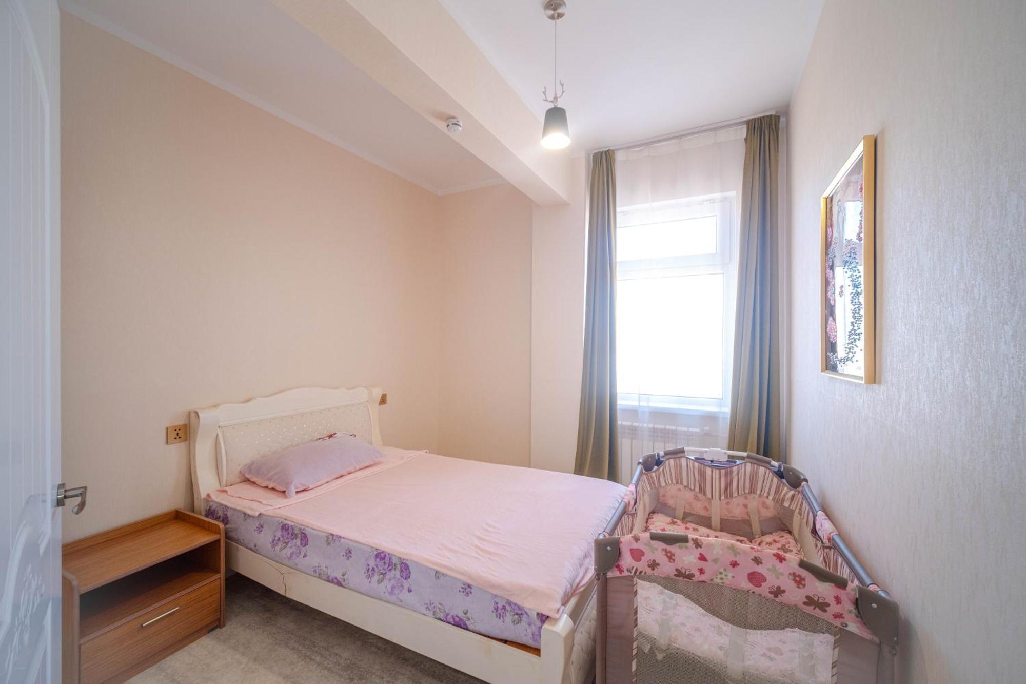Eagle Town Serviced Apartment Уланбатар Екстериор снимка