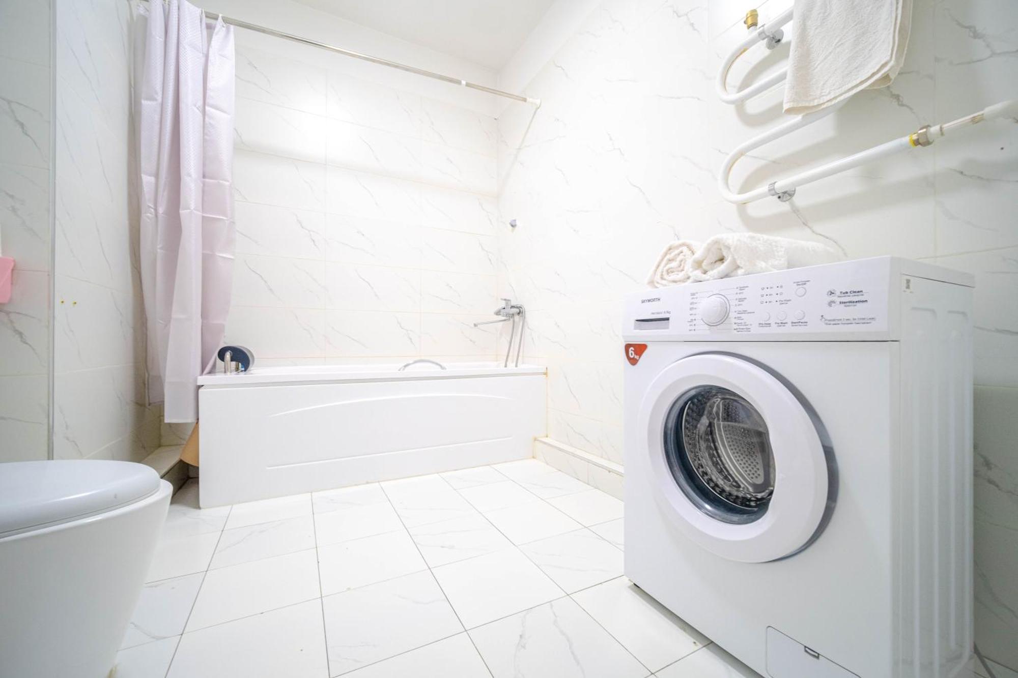 Eagle Town Serviced Apartment Уланбатар Екстериор снимка