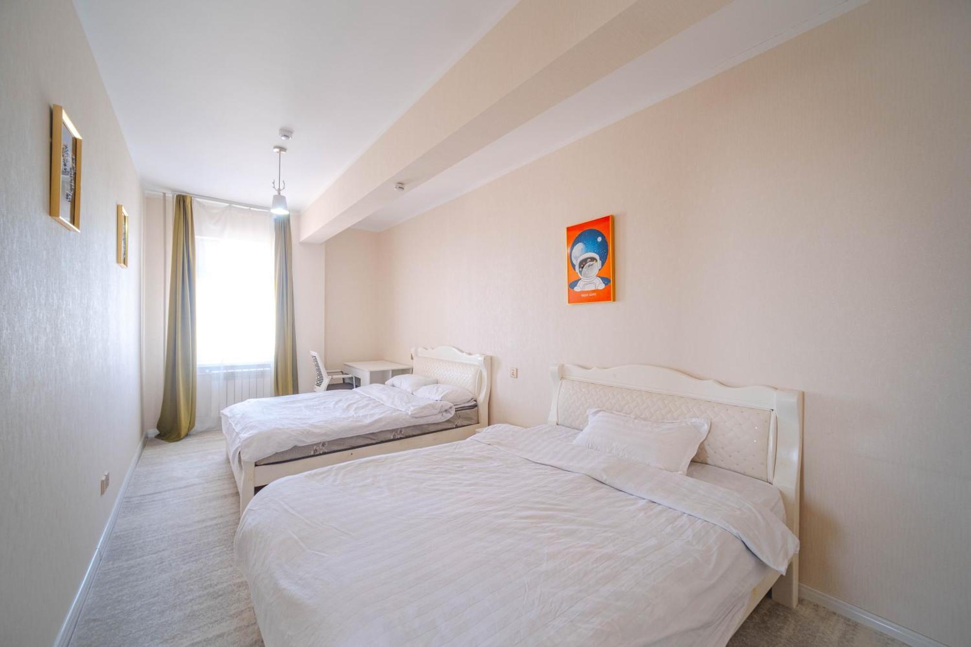 Eagle Town Serviced Apartment Уланбатар Екстериор снимка