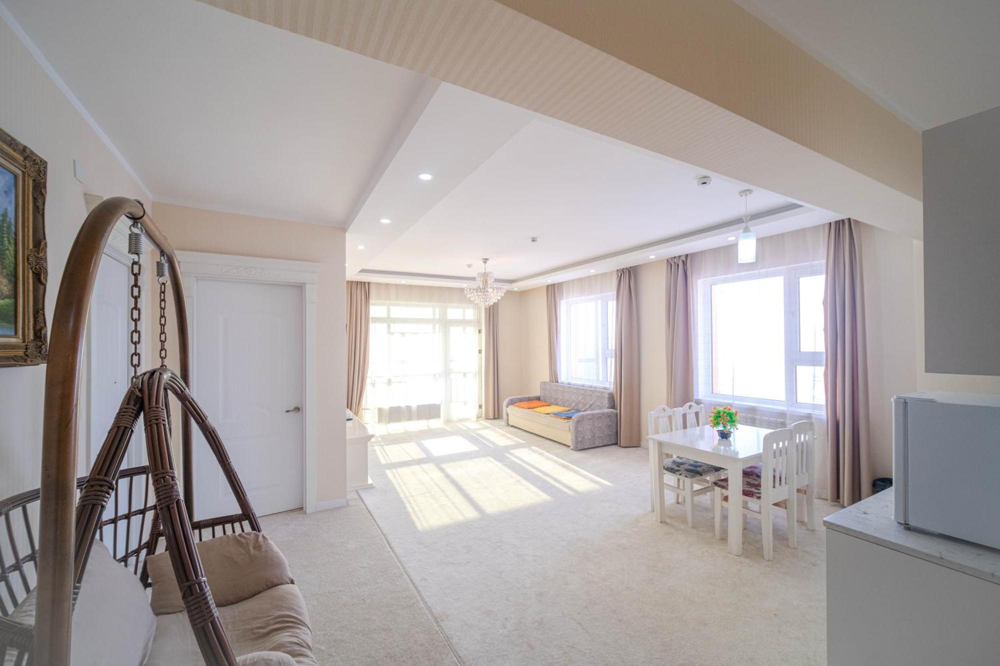 Eagle Town Serviced Apartment Уланбатар Екстериор снимка