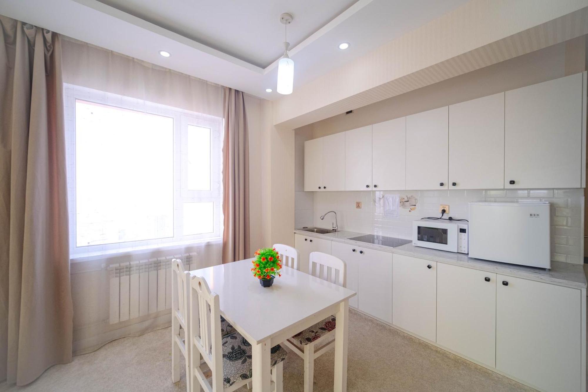 Eagle Town Serviced Apartment Уланбатар Екстериор снимка